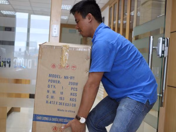 nguyen nhan gay dau lung duoi gan mong va cach xu ly - 1