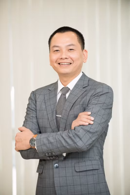 Ông Ngô Minh Tuấn - Chủ tịch Tập đoàn CEO Việt Nam Holding, người sáng lập Hệ thống giáo dục CEO Việt Nam High School.