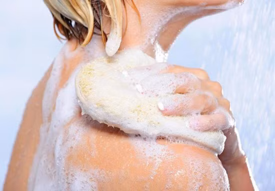 Những thói quen xấu khi tắm gội có thể giết chết bạn bất kỳ lúc nào - Ảnh 4