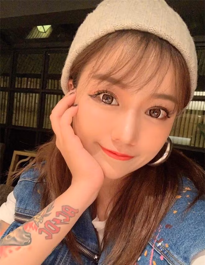 Câm nín trước nhan sắc thật hot girl Trung Quốc có 5,6 triệu follow - Hình 2 Cam nin truoc nhan sac that hot girl Trung Quoc co 5,6 trieu follow-Hinh-2