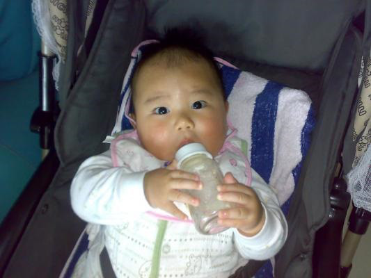 3 thói quen gây hại cho trẻ trước khi ngủ, bảo sao con mình lại lùn hơn con hàng xóm - Ảnh 4. 3 thói quen gây hại cho trẻ trước khi ngủ, bảo sao con mình lại lùn hơn con hàng xóm - Ảnh 4.