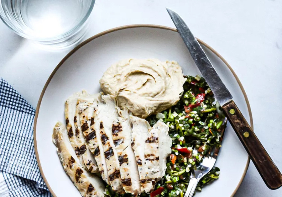 Salad gà. (Ảnh: ITN). Salad gà. (Ảnh: ITN).