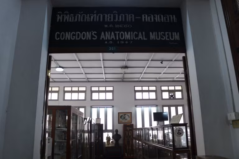 thanh nien "cung" cung phat khiep khi buoc chan vao bao tang chet choc nay hinh anh 8