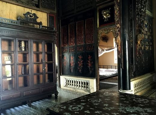 Đồ vật trang trí theo truyền thống người Hoa