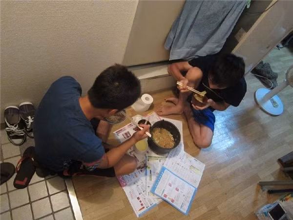  Bữa ăn của du học sinh Việt tại&nbsp;Nhật Bản. (Ảnh: Internet)