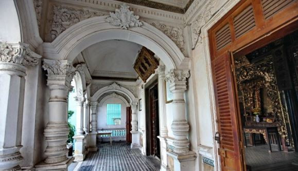 Cửa vòm uốn cong kiểu La Mã