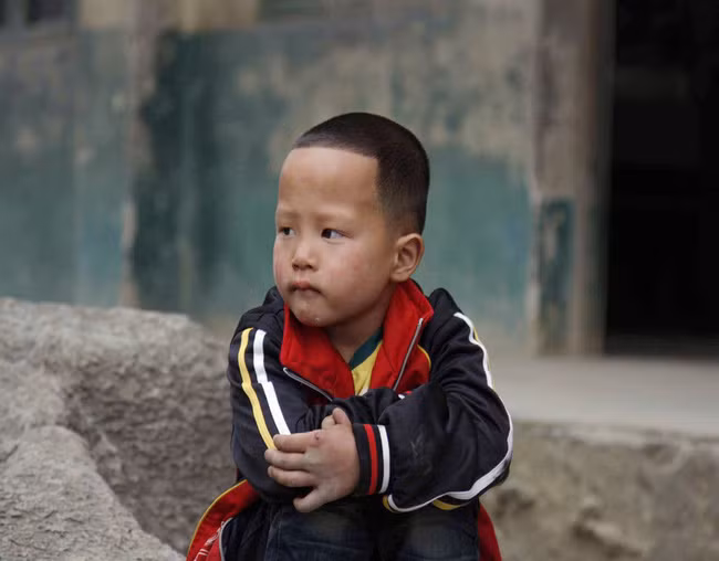 Bố mẹ đã nợ tôi một lời nói, chúng ta đừng như thế với con mình, tâm sự của người mẹ về cách dạy con khiến phụ huynh thức tỉnh-1