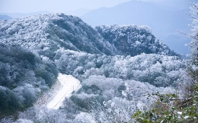 Nhiệt độ sắp giảm kỉ lục, list ngay những địa điểm có thể đón tuyết đầu mùa ở miền Bắc