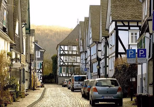 Freudenberg - Thị trấn độc nhất nước Đức với hàng chục nhà trông như 1, tìm nhà gian nan chẳng khác gì mò kim đáy bể - Hình 10