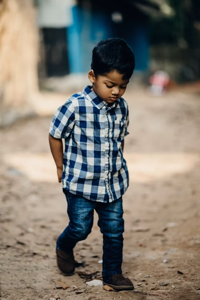 Con tháo giày, mẹ cho Con thao giay, me cho