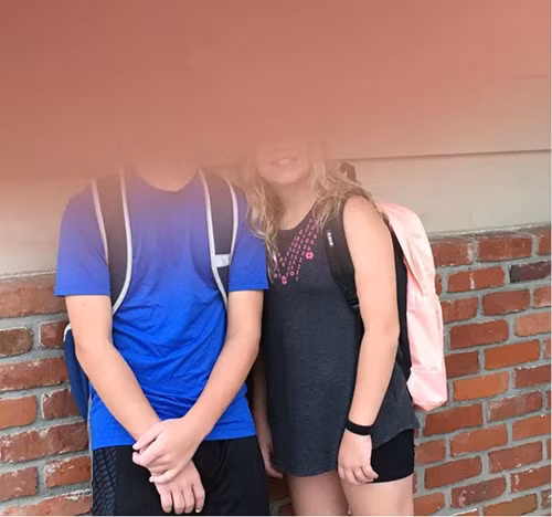 Hậu quả khi nhờ người lạ chụp ảnh.