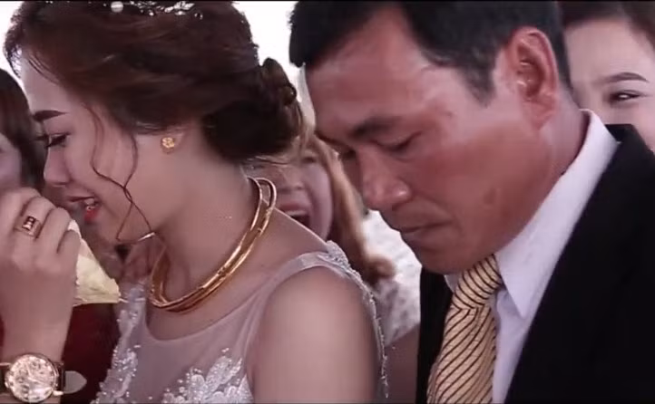 Gia đình - Tục “cha đưa mẹ đón” trong đám cưới có ý nghĩa như thế nào? (Hình 2).