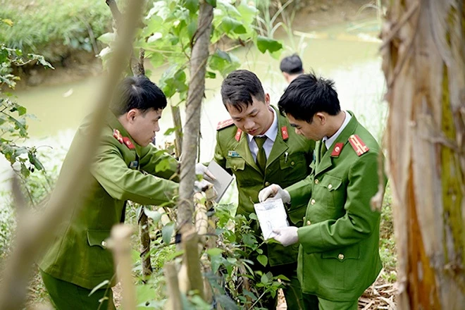 Công an tỉnh Phú Thọ khám nghiệm hiện trường vụ đặt mìn nhà dân ở Tân Yên