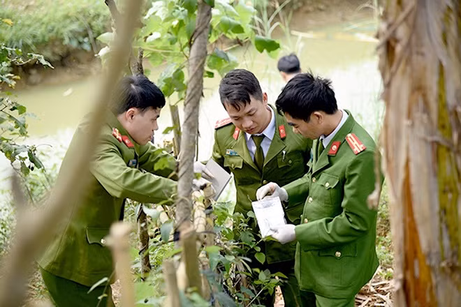 Công an tỉnh Phú Thọ khám nghiệm hiện trường vụ đặt mìn nhà dân ở Tân Yên