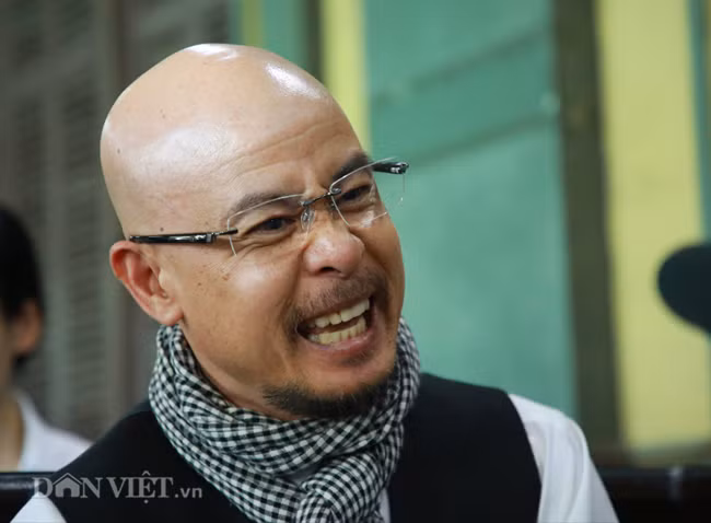 Ông Đặng Lê Nguyên Vũ: "Lấy vợ mới, vẫn sẽ tiếp tục giao hết tiền cho vợ giữ"