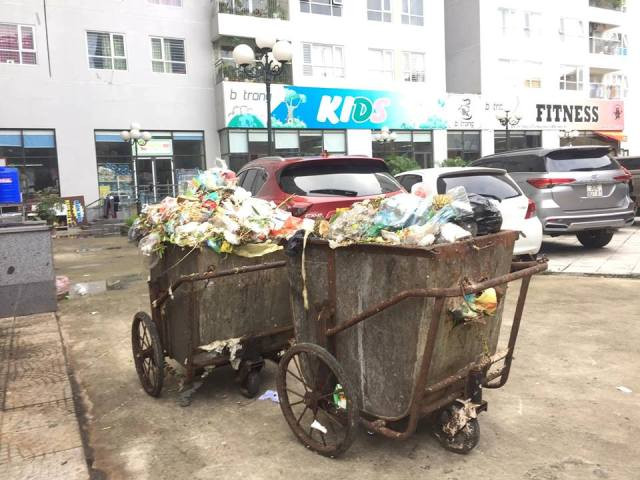 1 điểm tập kết rác sát tầng 1