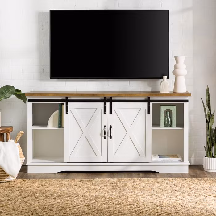 Giá đỡ TV cửa trượt tạo thêm nét duyên dáng và mộc mạc. (Ảnh: ITN).