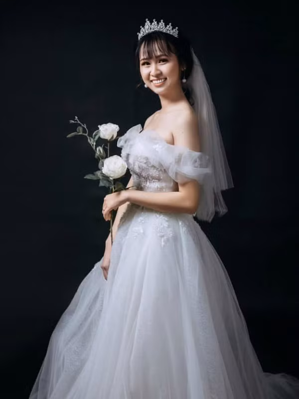 Cô gái 9x lấy được chồng đẹp trai như hotboy Hàn Quốc nhờ chịu khó comment “dạo” trên mạng xã hội