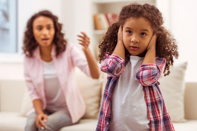 5 cách đơn giản hiệu quả giúp cha mẹ kiểm soát những hành vi “xấu xí” của trẻ dễ như trở bàn tay - Ảnh 2. 5 cách đơn giản hiệu quả giúp cha mẹ kiểm soát những hành vi “xấu xí” của trẻ dễ như trở bàn tay - Ảnh 2.