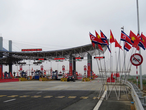 Hải Phòng gấp rút trang hoàng đường phố đón phái đoàn Triều Tiên - Ảnh 1. Hải Phòng gấp rút trang hoàng đường phố đón phái đoàn Triều Tiên - Ảnh 1.