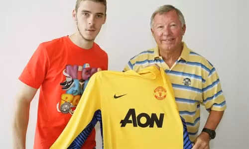 Sir Alex và David de Gea vào năm 2011.