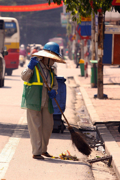 Đội hai mũ cho chắc.