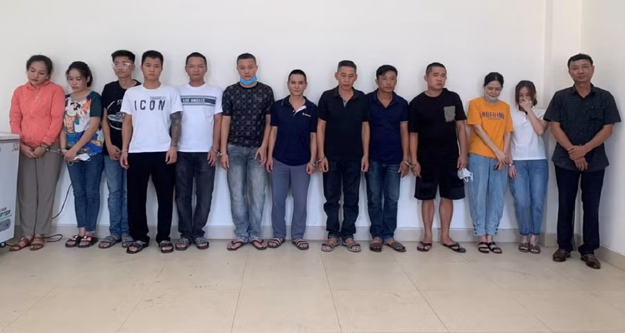 13 đối tượng trong chuyên án bị cơ quan công an bắt giữ.