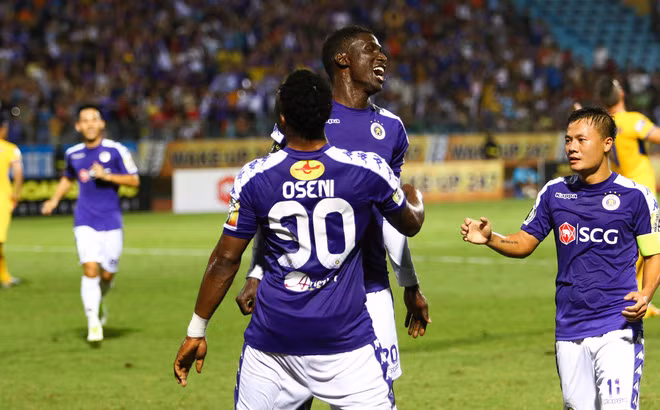 Quang Hải và đồng đội “thắng nhẹ”, chờ quyết đấu trên Hàng Đẫy