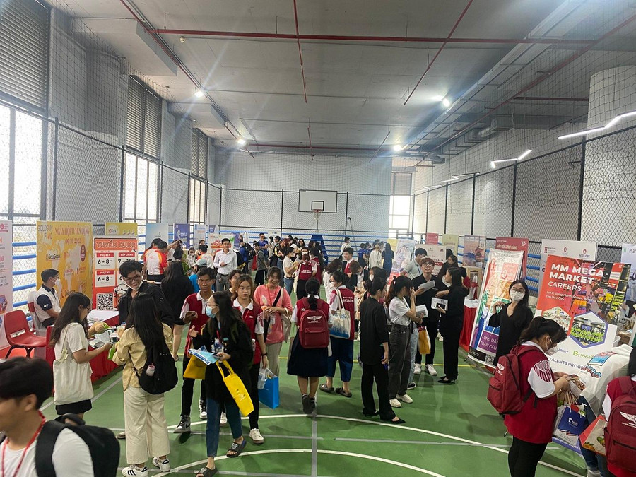 Các tân khoa HIU có cơ hội tìm được việc làm ngay khi cầm bằng tốt nghiệp trên tay.