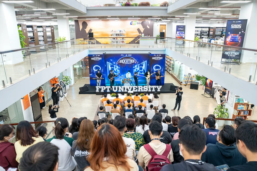 Lễ khai mạc cuộc thi FPT Entrepreneurial Hackathon Spring