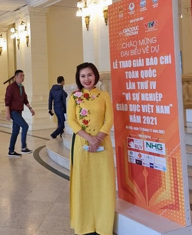 Nhà báo Đinh Tuyết Mai.
