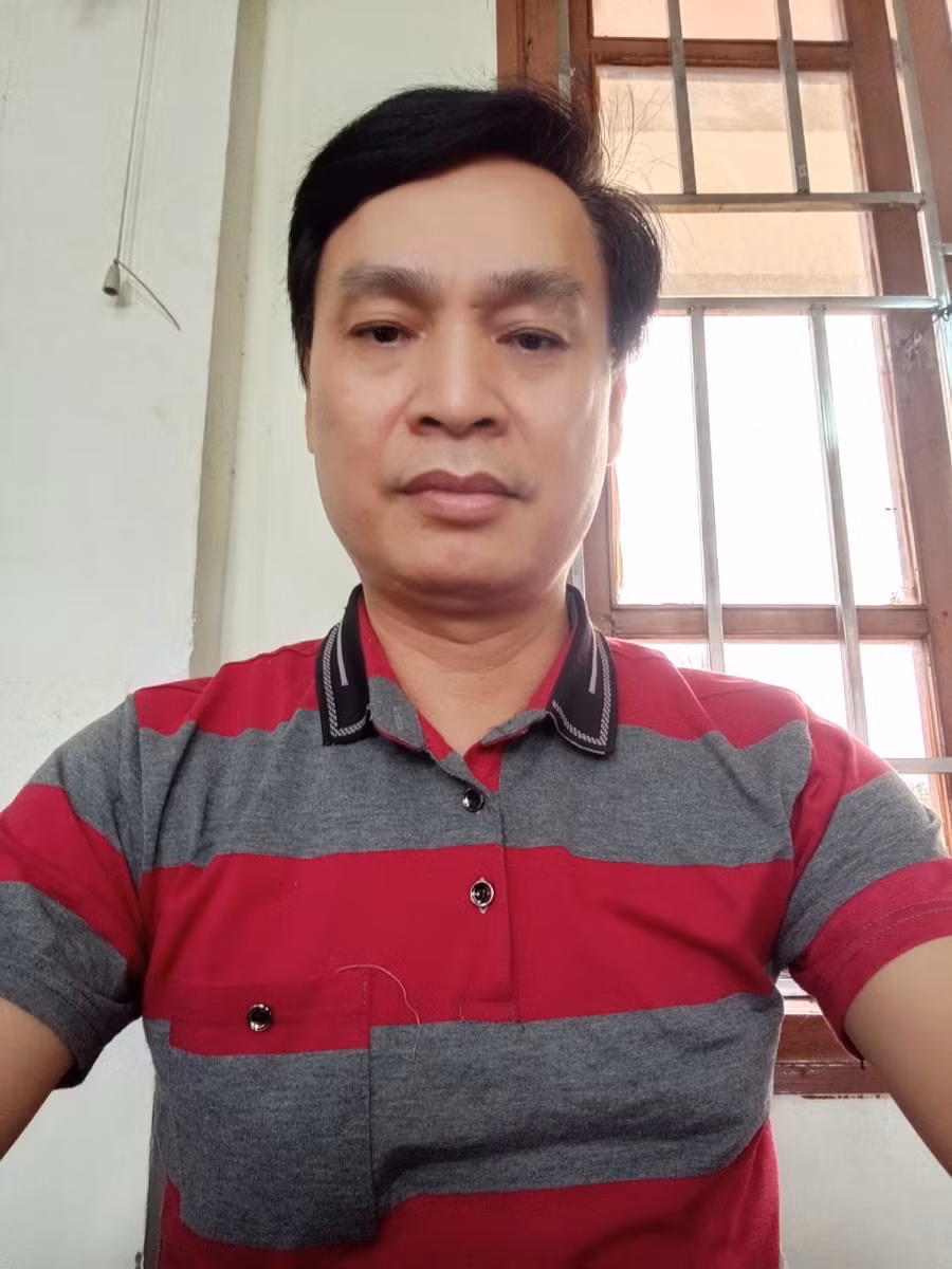 Thầy giáo Phạm Văn Công - giáo viên Trường Tiểu học &amp; THCS Minh Khai, huyện Hưng Hà, tỉnh Thái Bình.