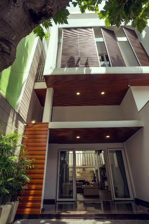 Gia chủ nên cân nhắc lựa chọn vật liệu, phong cách thiết kế của ngôi nhà để phù hợp với sở thích. Phong cách thiết kế của ngôi nhà phải hòa hợp nhu cầu của các thành viên. Vật liệu lựa chọn cũng linh hoạt, đa dạng, phù hợp nhiều phong cách.