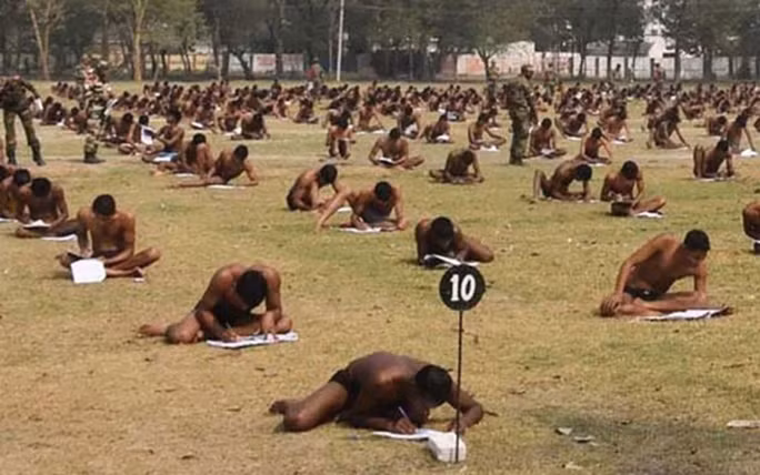 Tròn xoe mắt với 9 biện pháp ngăn chặn quay cóp sáng tạo của thầy cô toàn thế giới - Hình 9