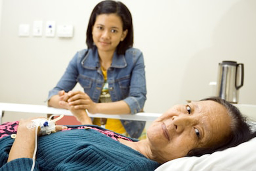 Bên mẹ nhiều hơn nữa dù bận rộn, trước khi mọi thứ trôi qua nhanh