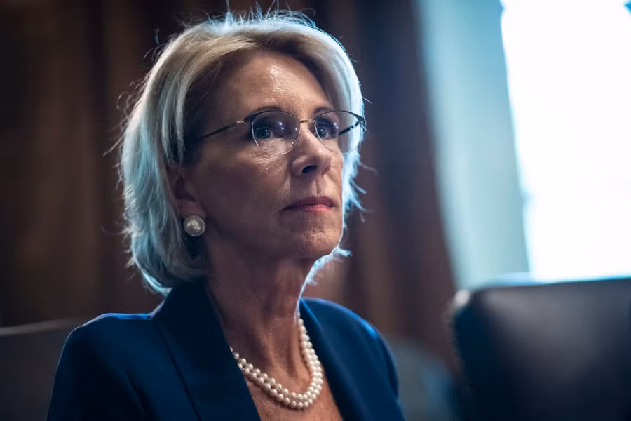 Bộ trưởng GD Mỹ, Betsy DeVos, dường như đã chấp nhận thất bại trong kế hoạch thúc đẩy sự lựa chọn trường học ở cấp liên bang