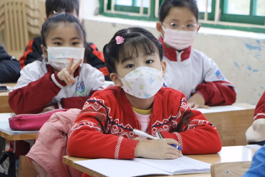 Trẻ được trở lại học trực tiếp trên lớp sẽ hiệu quả hơn rõ rệt so với chỉ học online trong thời gian dài.