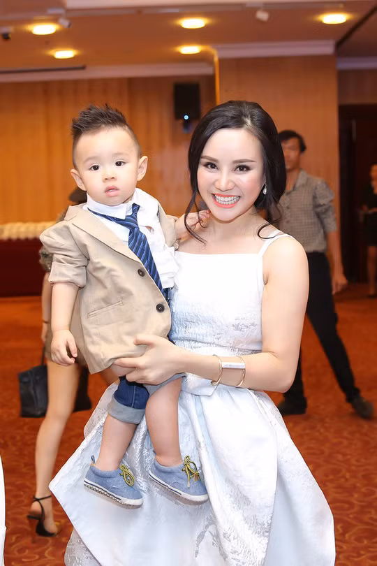 Sao nữ biến mất và tái xuất với một đứa con - Ảnh 4.