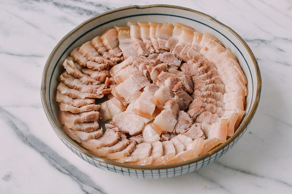 Mẹ chồng tấm tắc ngợi khen khi tôi luộc thịt heo theo công thức siêu đơn giản này 2