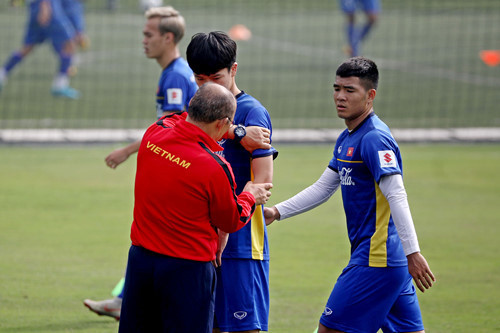 Lộ diện 4 cầu thủ bị loại khỏi đội tuyển Việt Nam - ảnh 3