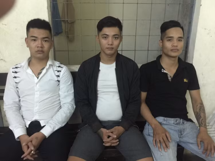 Các đối tượng liên quan đến hoạt động cho vay nặng lãi của Công ty Tài chính Nam Hải (có trụ sở tại Q. Sơn Trà) bị tạm giữ hình sự Các đối tượng liên quan đến hoạt động cho vay nặng lãi của Công ty Tài chính Nam Hải (có trụ sở tại Q. Sơn Trà) bị tạm giữ hình sự