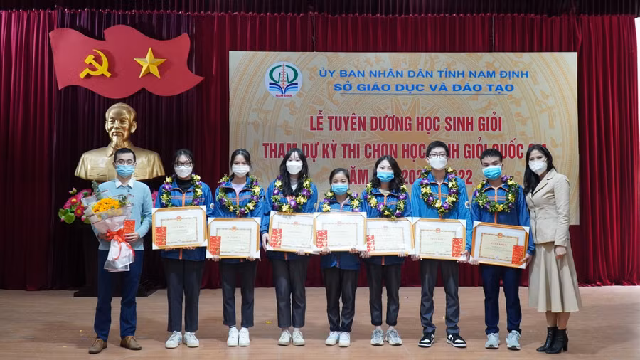 Công tác bồi dưỡng học sinh giỏi là một trong các nhiệm vụ quan trọng đã được ngành giáo dục tỉnh Nam Định chú trọng.