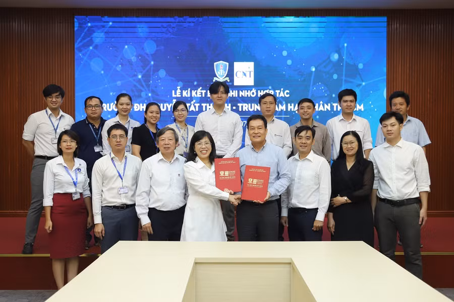 Hai bên ký thỏa thuận hợp tác. 