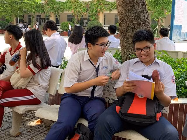 Thời tiết đầu giờ chiều nay tại TPHCM khá oi ức