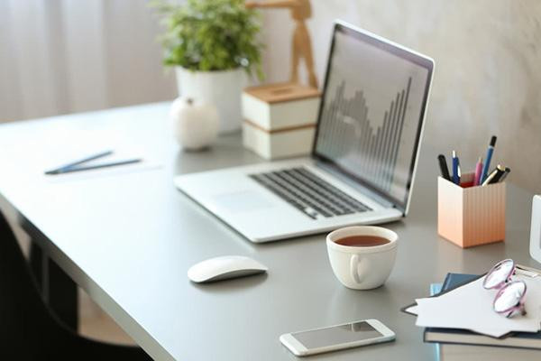 5 cách sắp đặt bàn làm việc giúp sự nghiệp thăng tiến