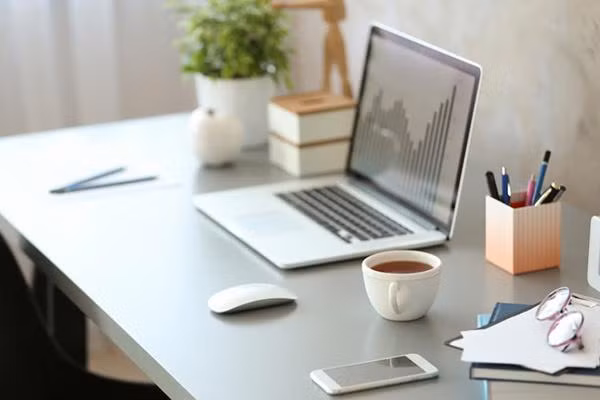 5 cách sắp đặt bàn làm việc giúp sự nghiệp thăng tiến