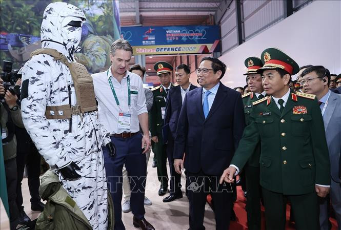 Thủ tướng Phạm Minh Chính tham quan mô hình sản phẩm vũ khí, khí tài tại Triển lãm Quốc phòng quốc tế Việt Nam 2022. Ảnh: Dương Giang/TTXVN Thủ tướng Phạm Minh Chính tham quan mô hình sản phẩm vũ khí, khí tài tại Triển lãm Quốc phòng quốc tế Việt Nam 2022. Ảnh: Dương Giang/TTXVN
