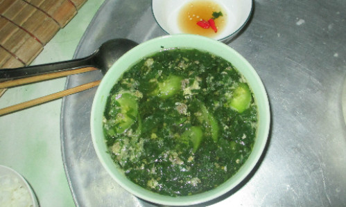 chi-em-toi-deu-hoang-phi-mot-phan-do-me-ha-tien