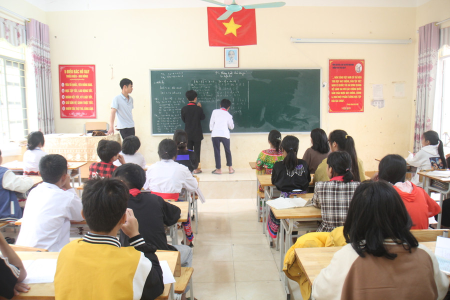 Tiết học của thầy trò trường PTDTBT THCS Nậm Pì. Tiết học của thầy trò trường PTDTBT THCS Nậm Pì.