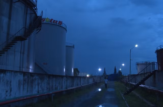 Tiết lộ bất ngờ của giới kinh doanh trước vụ triệt phá đường dây xăng giả “khủng” - 2